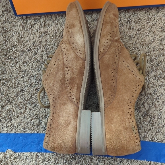 Arturo Chiang Women's Brown Suede Oxfords - Picture 6 of 9